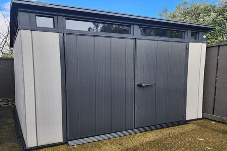 Photo of property in 102 Wiseley Road, West Harbour, Auckland, 0618