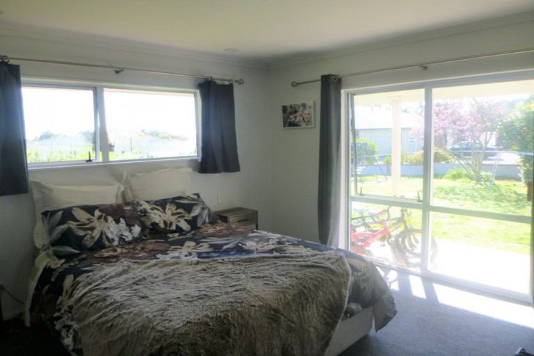 Photo of property in 23 Kew Road, Westport, 7825