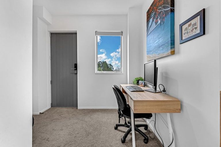 Photo of property in 57e Edmonton Road, Henderson, Auckland, 0612