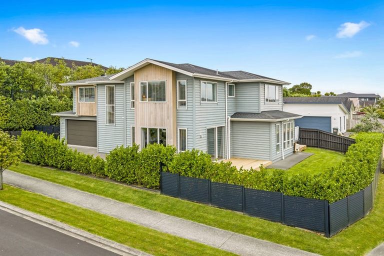 Photo of property in 2 Boocock Crescent, Orewa, 0931