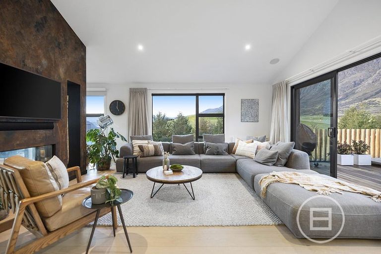 Photo of property in 3 Rabbiters Crescent, Jacks Point, Queenstown, 9371