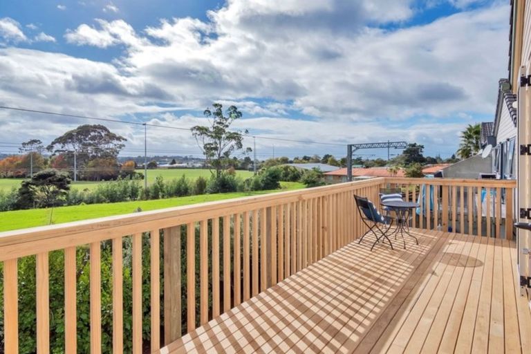 Photo of property in 15 Pooks Road, Ranui, Auckland, 0612
