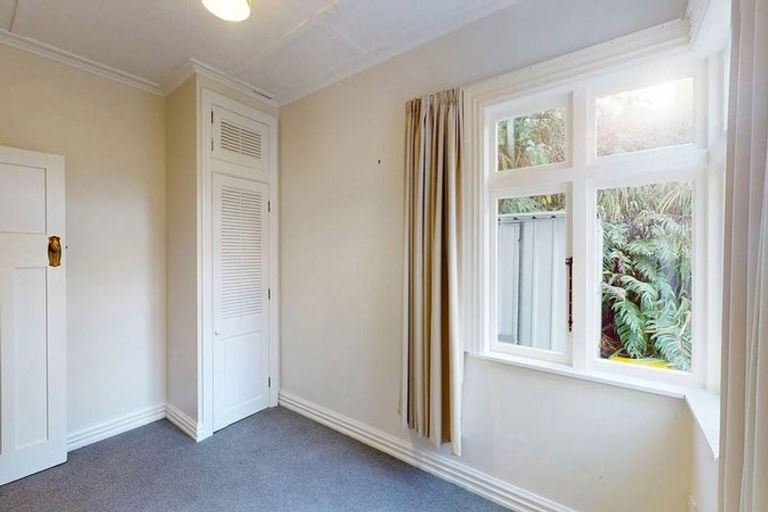 Photo of property in 43 Trelissick Crescent, Ngaio, Wellington, 6035