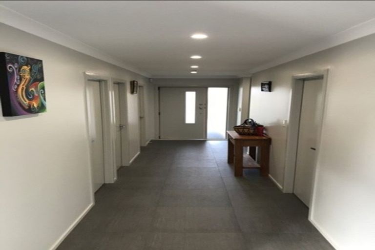 Photo of property in 37 Riverglade Parkway, Te Atatu South, Auckland, 0610