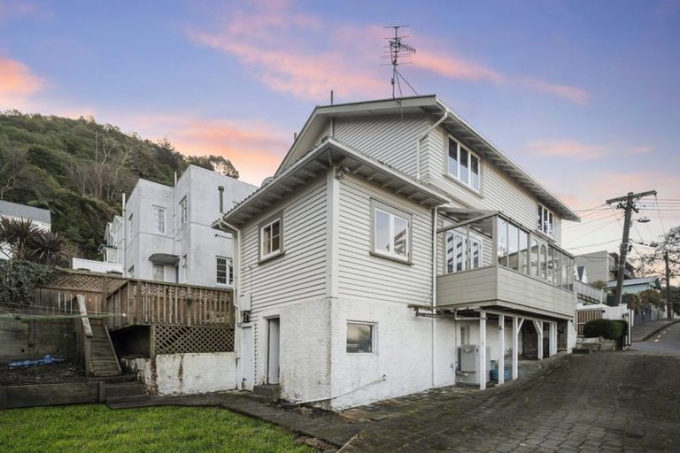 Photo of property in 5 Lewisville Terrace, Thorndon, Wellington, 6011