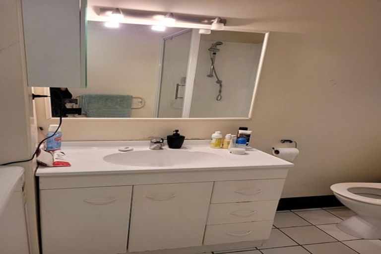 Photo of property in Parkland Flats, 18/51u Adams Terrace, Kelburn, Wellington, 6021