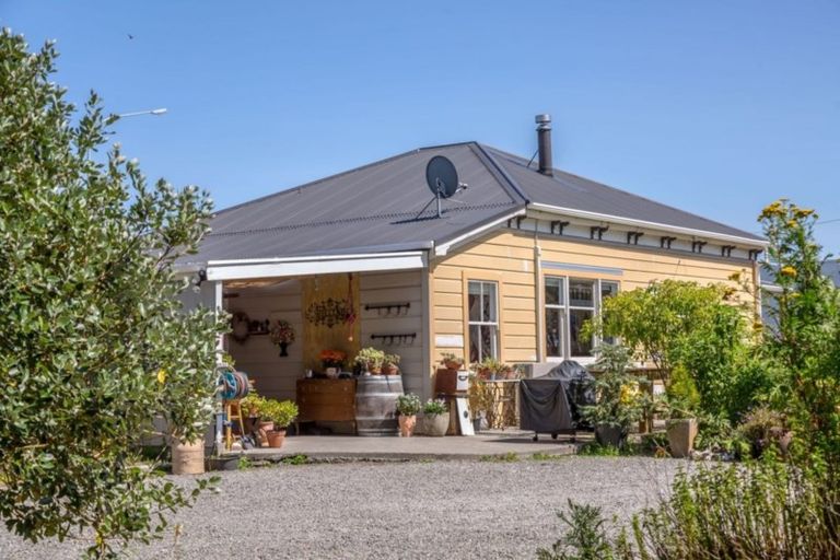 Photo of property in 9 Moroa Road, Tauwharenikau, Featherston, 5771