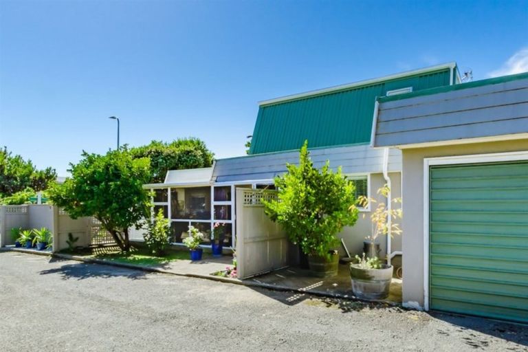 Photo of property in 9a Olive Terrace, Paraparaumu Beach, Paraparaumu, 5032