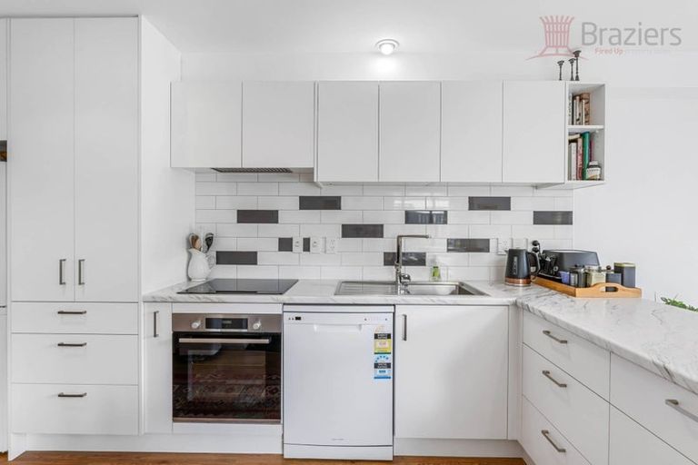 Photo of property in 36 Peverel Street, Riccarton, Christchurch, 8041