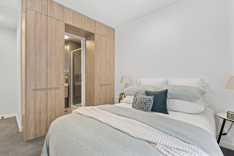 Photo of property in 69u2 Tiketike Way, Brooklyn, Wellington, 6021