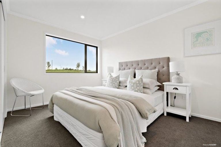 Photo of property in 76 Hayfield Way, Karaka, Papakura, 2113