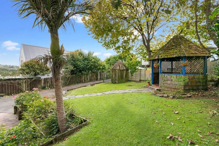 Photo of property in 2/20 Coroglen Avenue, Birkenhead, Auckland, 0626
