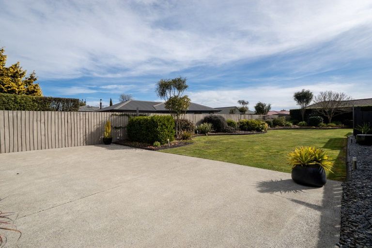 Photo of property in 12 Masham Road, Broomfield, Christchurch, 8042