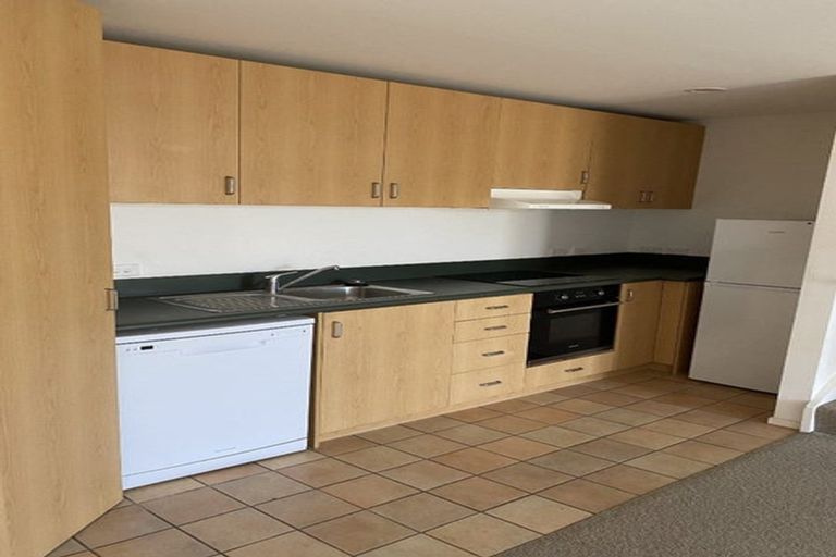 Photo of property in Pirie Street Townhouses, 15/35 Pirie Street, Mount Victoria, Wellington, 6011