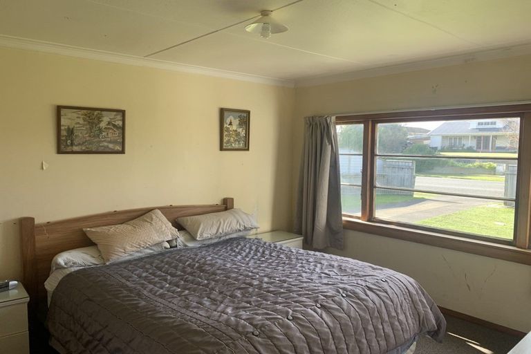 Photo of property in 11 Tawhiti Road, Hawera, 4610