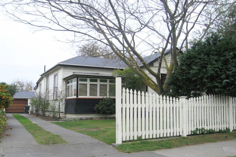 Photo of property in 28 Meeanee Road, Taradale, Napier, 4112