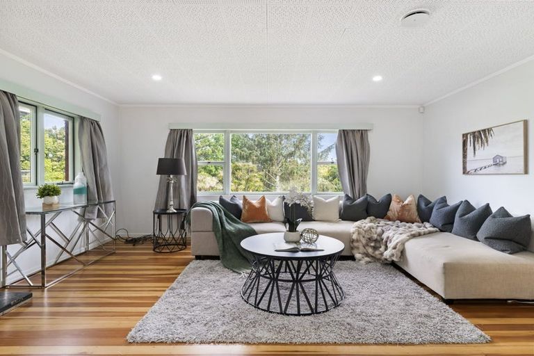Photo of property in 42 West Lynn Road, Titirangi, Auckland, 0604