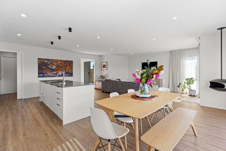 Photo of property in 37 Tangaroa Place, Poike, Tauranga, 3112