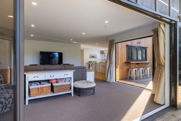 Photo of property in 90 Gillies Crescent, Waimarama, Havelock North, 4294