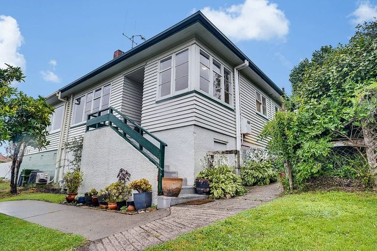 Photo of property in 24 Plunket Terrace, Hamilton East, Hamilton, 3216