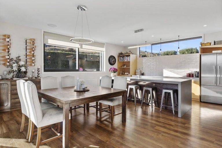 Photo of property in 35 Kirimoko Crescent, Wanaka, 9305