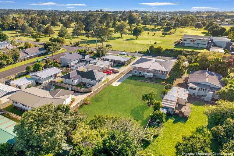 Photo of property in 12b Racecourse Road, Waiuku, 2123