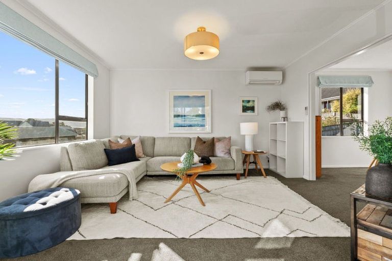 Photo of property in 42 Dominica Crescent, Grenada Village, Wellington, 6037