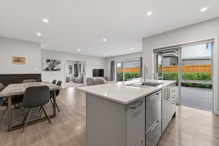 Photo of property in 3 Magnolia Lane, Kelvin Grove, Palmerston North, 4414