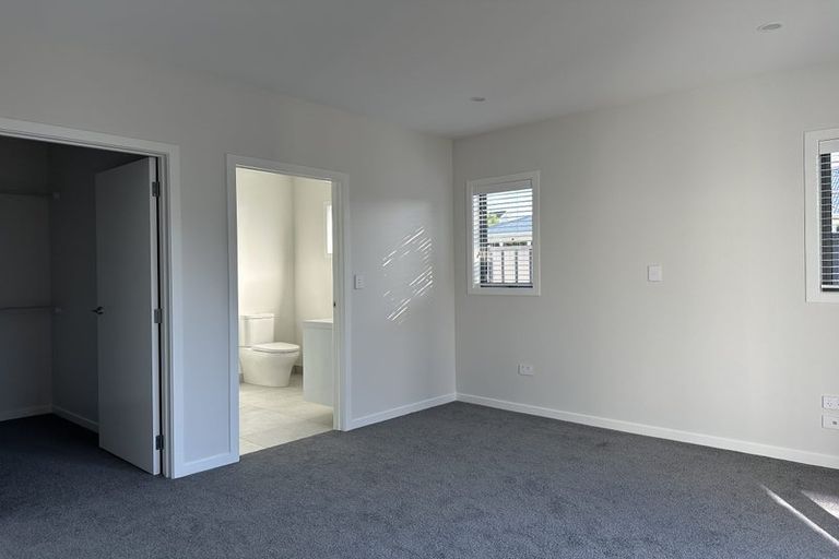 Photo of property in 17 George Yee Place, Taradale, 4112