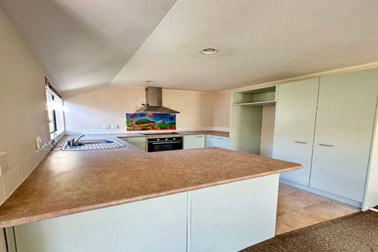 Photo of property in 1/5 Saint Leger Crescent, Huntington Park, Auckland, 2013