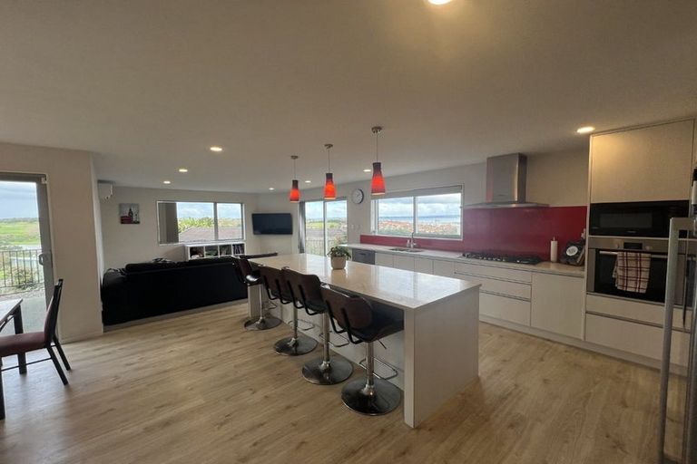 Photo of property in 117 Alec Craig Way, Gulf Harbour, Whangaparaoa, 0930