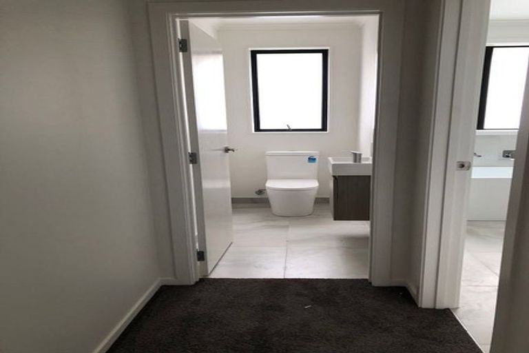 Photo of property in 12 Kaaka Street, Cambridge, 3434