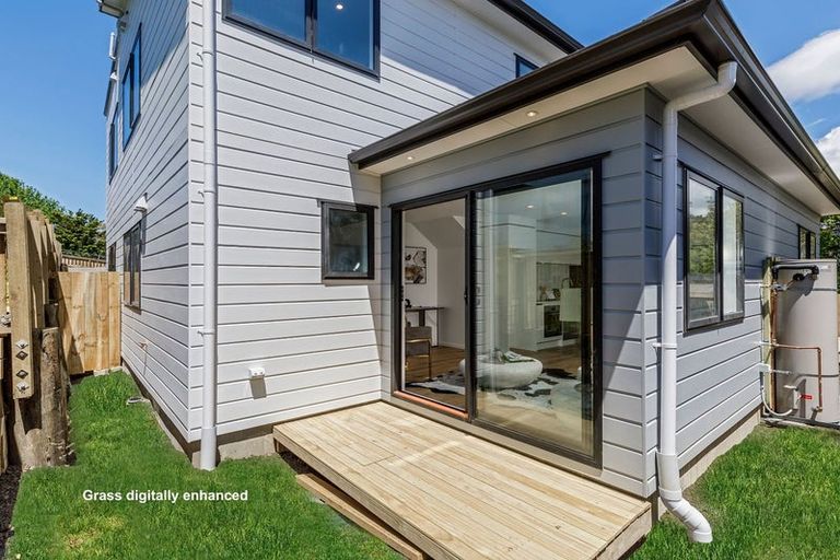 Photo of property in 8d Datura Place, Sunnynook, Auckland, 0620