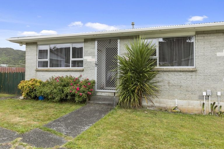 Photo of property in 34a Matthews Road, Wainuiomata, Lower Hutt, 5014