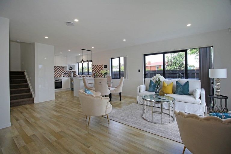 Photo of property in 64a Friesian Drive, Mangere, Auckland, 2022