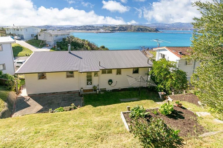 Photo of property in 5 Waitaha Way, Houghton Bay, Wellington, 6023