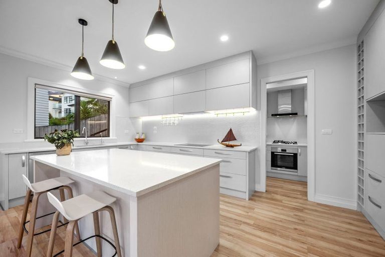 Photo of property in 5 Kingfisher Road, Silverdale, 0932