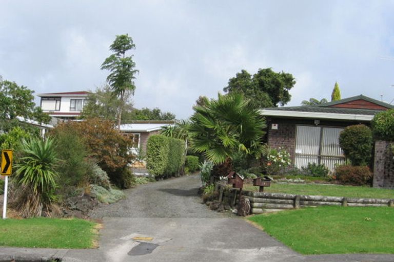 Photo of property in 101 Colwill Road, Massey, Auckland, 0614