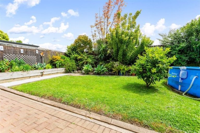 Photo of property in 24 Makiri Street, Helensville, 0800