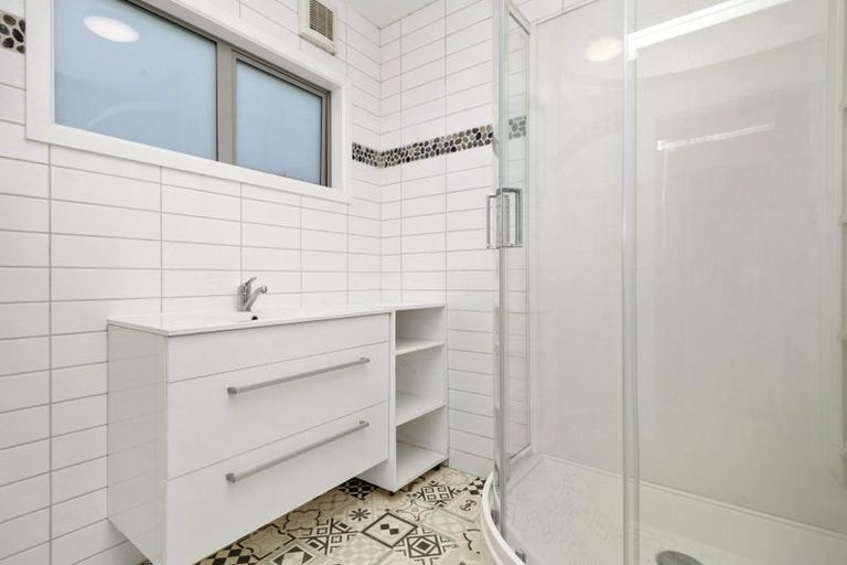 Photo of property in 1/9 Wye Street, Island Bay, Wellington, 6023