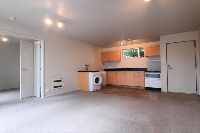 Photo of property in 4/32 Cranmer Square, Christchurch Central, Christchurch, 8013