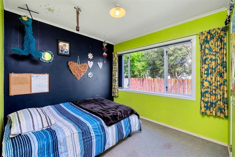 Photo of property in 35 Harrington Road, Henderson, Auckland, 0610