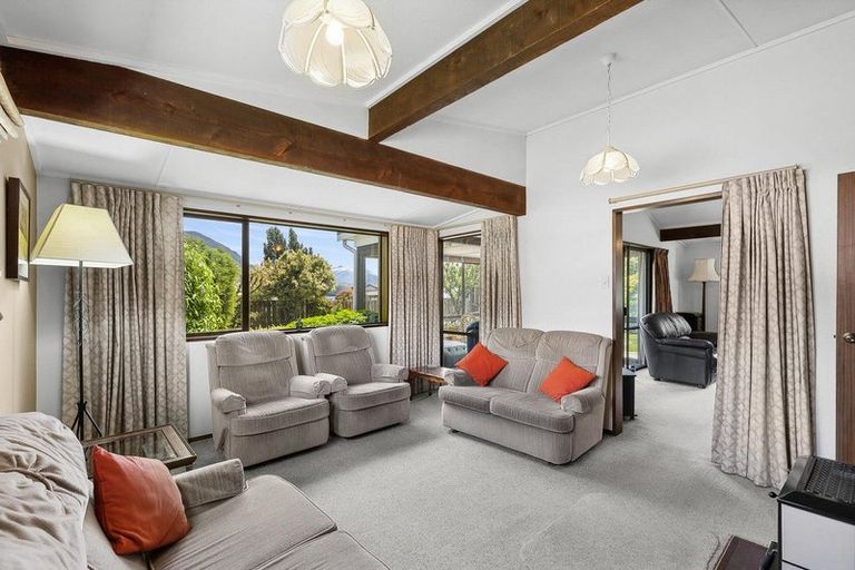 Photo of property in 4 Kidson Lane, Wanaka, 9305