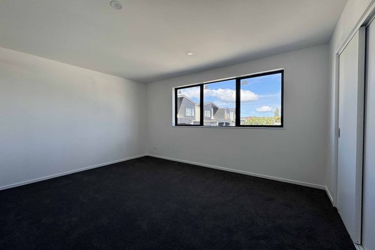 Photo of property in 12 Peara Place, Henderson, Auckland, 0610