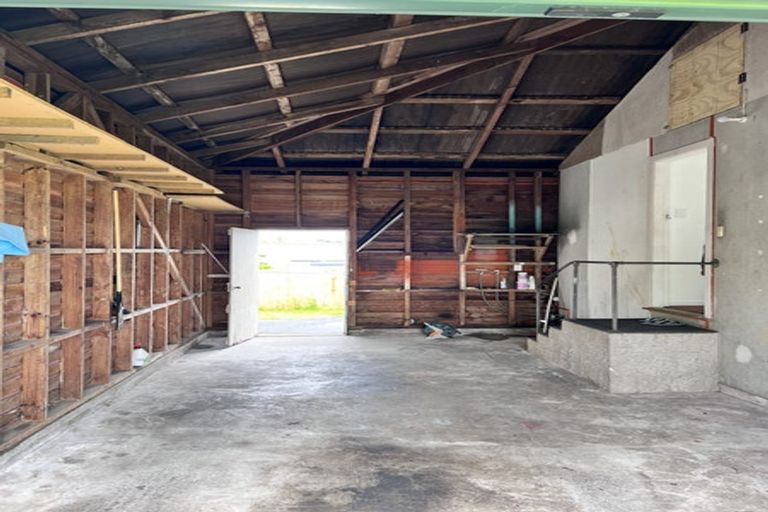 Photo of property in 93 Henderson Valley Road, Henderson, Auckland, 0612