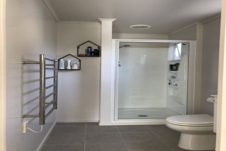 Photo of property in 95 Konini Road, Titirangi, Auckland, 0604