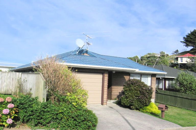 Photo of property in 2f1 Peter Button Place, Johnsonville, Wellington, 6037