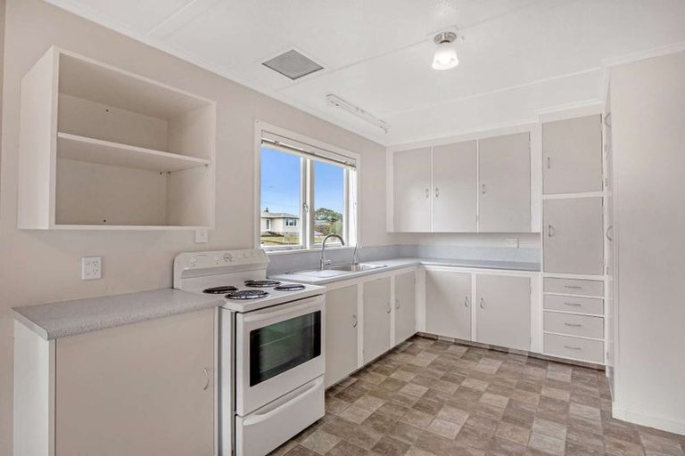 Photo of property in 10 Burns Street, Tawhero, Whanganui, 4501