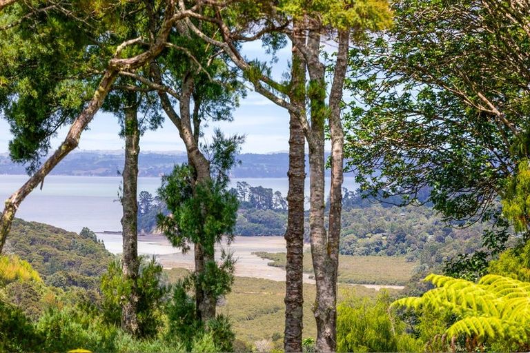 Photo of property in 45 Huia Road, Titirangi, Auckland, 0604