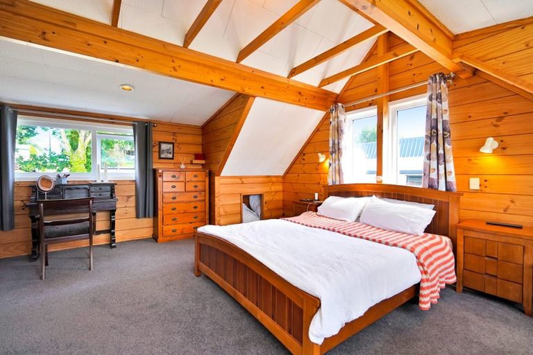 Photo of property in 74 Colwill Road, Massey, Auckland, 0614